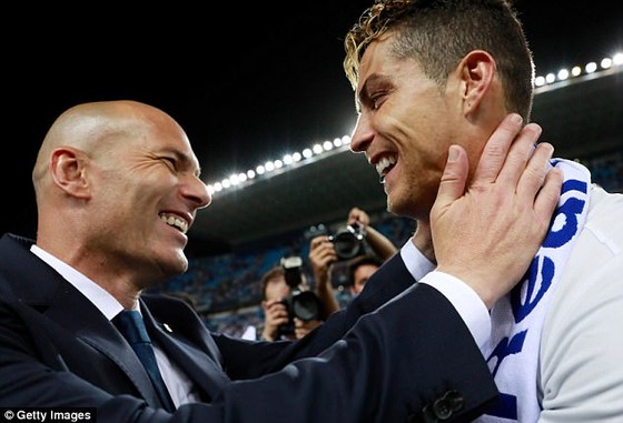 Zidane muốn Ronaldo giải nghệ ở Real Madrid ảnh 1