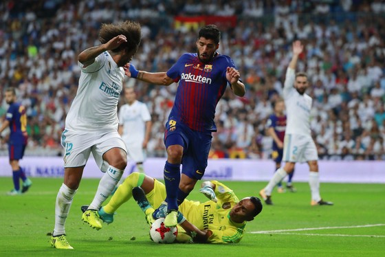 Siêu kinh điển Real – Barca: Giáng sinh hạnh phúc cho Messi ảnh 2