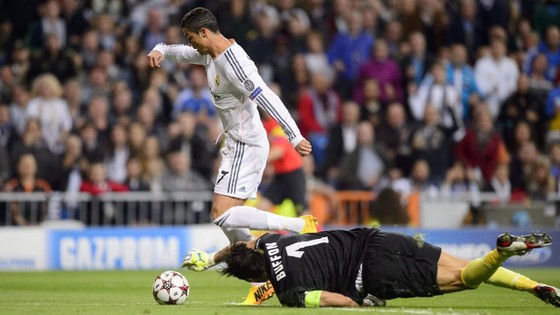 Buffon: Cristiano Ronaldo mang đến những đêm mất ngủ ảnh 1