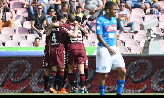 Torino cầm chân Napoli, giúp Juventus vô địch lần thứ 7 liên tiếp ảnh 1