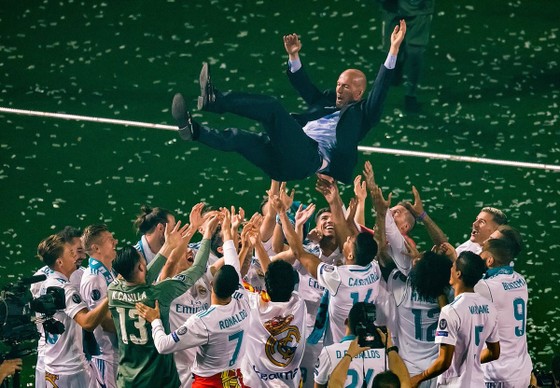 Sốc khi Zidane tuyên bố chia tay Real Madrid ảnh 12