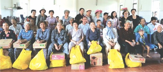 向弱勢社群送溫暖 ảnh 1