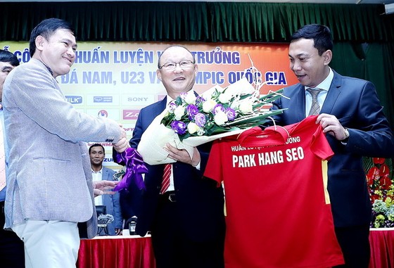 ĐTVN sẽ chơi bóng ngắn dưới thời HLV Park Hang Seo ảnh 1