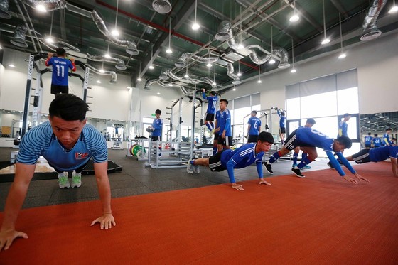 Ryan Giggs tin cơ hội dự World Cup 2030 cho Việt Nam là trong tầm tay ảnh 1