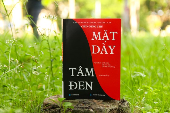Đi tìm sự tự do tinh thần để hạnh phúc hơn với 'Mặt dày tâm đen' ảnh 1