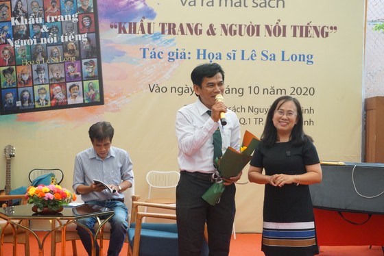 Khi người nổi tiếng đeo khẩu trang ảnh 2