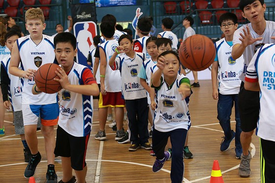 Chương trình JR. NBA Việt Nam: Hơn 8.000 thanh thiếu niên từ 200 trường đăng ký tham dự ảnh 1