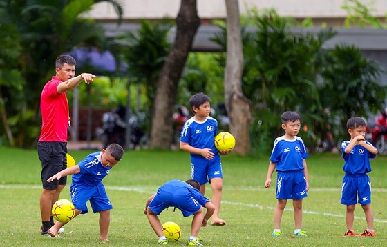 Công Vinh ra mắt học viện bóng đá cộng đồng CV9 ảnh 2