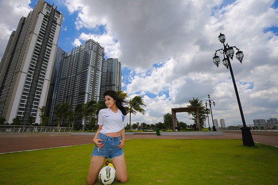 Hot girl Bích Ngọc “Tuyển Anh đại thắng Panama” ảnh 2