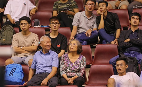 Hàng loạt tay vợt Việt Nam chiến thắng trong ngày ra quân ảnh 2