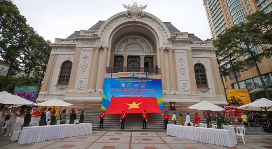 Sôi động giải chạy việt dã chào mừng Kỷ niệm 44 năm Ngày TPHCM chính thức mang tên Bác ảnh 1