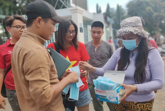 Bóng đá Việt Nam rộn ràng ngày trở lại ảnh 3