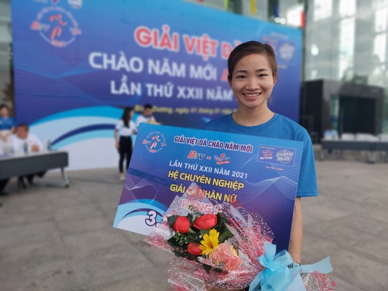 Giải việt dã Chào năm mới Tỉnh Bình Dương: Gần 8.000 người tham dự đường chạy chào mừng năm mới 2021 ảnh 4