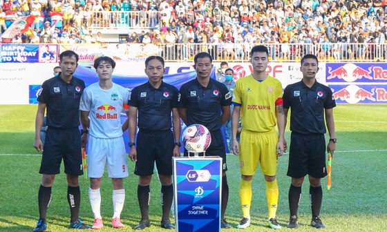  Tiền đạo Văn Toàn toả sáng trong ngày sinh nhật ảnh 3