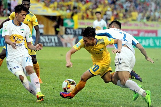 HA.GL – SLNA, 17 giờ ngày 21-7: Chủ nhà không còn đường lùi ảnh 1
