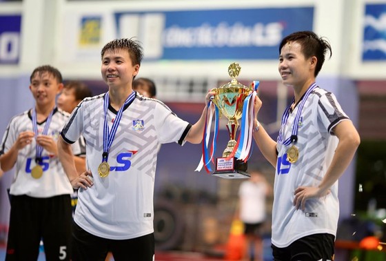 Đội nữ Thái Sơn Nam Quận 8 vô địch giải futsal TPHCM mở rộng 2019 ảnh 4