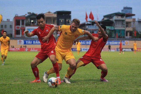 Thua đậm trên sân nhà, Thanh Hóa chưa thoát cuộc khủng hoảng ảnh 1