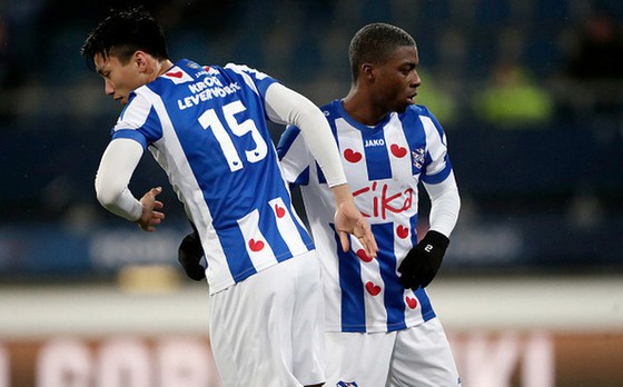 Văn Hậu dính chấn thương khi thi đấu cho đội trẻ Heerenveen ảnh 1