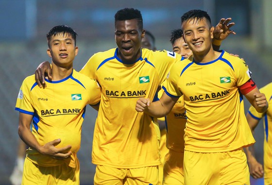 ‘Lệnh giới nghiêm’ với các ngoại binh V-League mùa Covid-19 ảnh 1