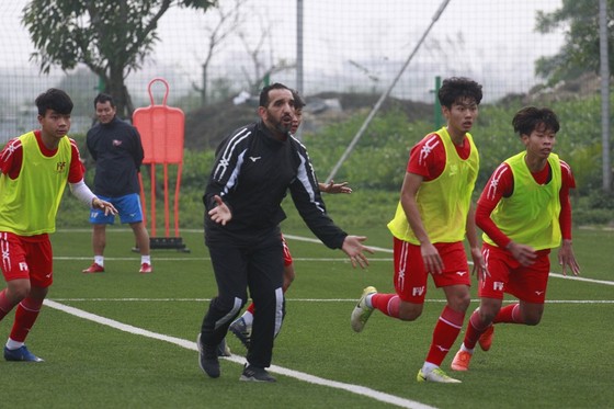PVF tuyển sinh khóa 12, tìm kiếm tài năng trẻ ảnh 1