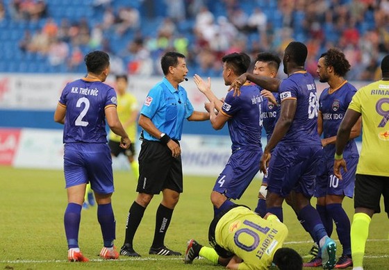 Vòng 11 LS V-League 2020: Vừa đá vừa lo ảnh 2