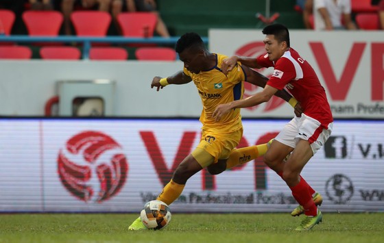 Thắng SLNA 2-0, Than Quảng Ninh vào tốp 3 ảnh 1