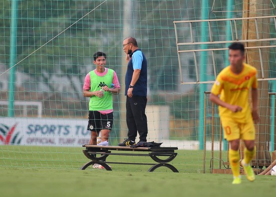 “Mưa bàn thắng” trong hai trận đấu nội bộ của U22 Việt Nam ảnh 6