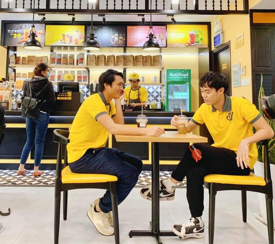 Cafe Ông Bầu tiếp cận khách hàng sinh viên ảnh 2