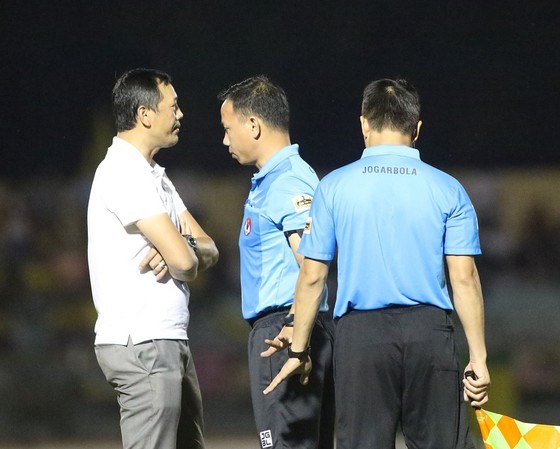 Ban Trọng tài chia 3 đợt để tổ chức lớp tập huấn "vua sân cỏ" giữa mùa ảnh 1