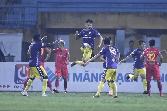 Siêu phẩm của Quang Hải khiến đội Sài Gòn hết cửa vô địch V-League ảnh 2