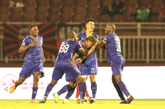 CLB TPHCM chỉ giành được 1 điểm trong ngày chia tay V-League 2020 ảnh 1