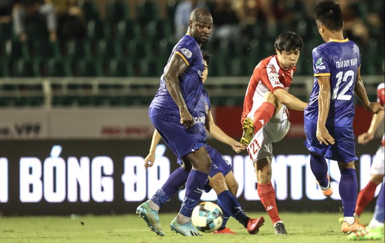 CLB TPHCM chỉ giành được 1 điểm trong ngày chia tay V-League 2020 ảnh 2