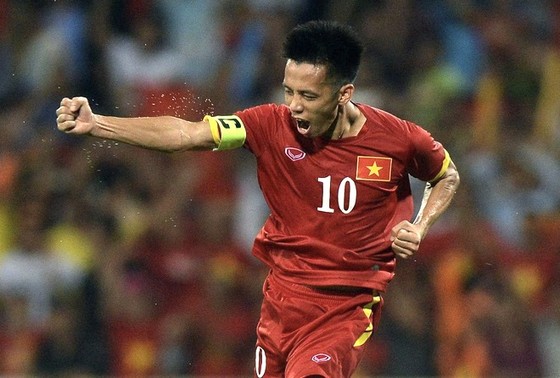 Văn Quyết sẽ là thủ lĩnh hàng công ĐTQG? ảnh 1