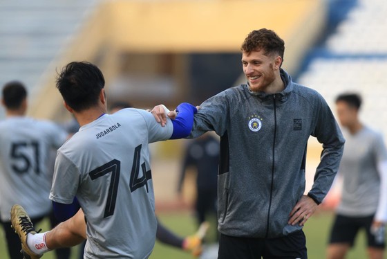 Các đội V-League thay ngoại binh như ‘thay áo’ trước giờ G ảnh 2
