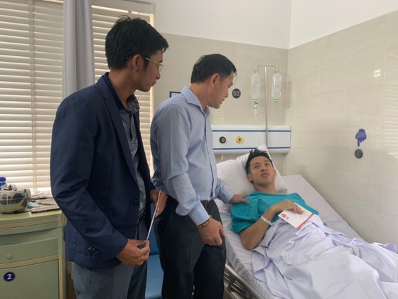Những vị khách đặc biệt vào thăm Đỗ Hùng Dũng ảnh 2