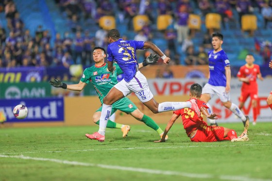 Cơn đau đầu của HLV Chu Đình Nghiêm ảnh 1
