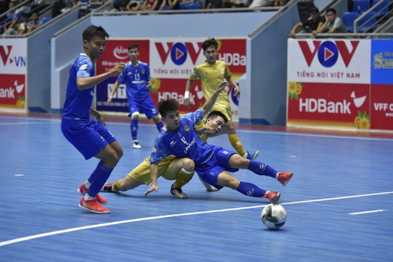Zetbit Sài Gòn giành 3 điểm sau ‘cơn mưa’ bàn thắng ảnh 1