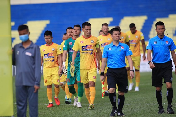 Sài Gòn FC và SLNA ‘bít cửa’ vào tốp 6 ảnh 1