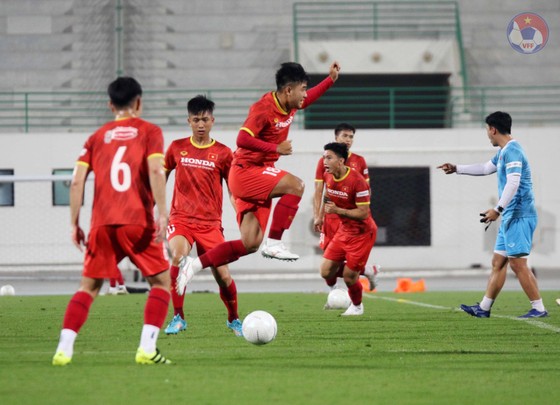 HLV Park Hang-seo lại có hành động 'đốn tim' người hâm mộ ảnh 2