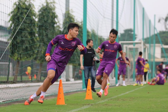 Các CLB V-League thận trọng với Covid-19 ảnh 2