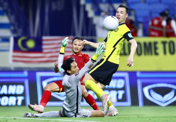 Tiếp tục ‘gieo sầu’ Malaysia, Việt Nam đến gần vòng loại thứ 3 ảnh 1