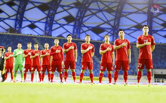 VAR và khoảng cách mong manh ảnh 1