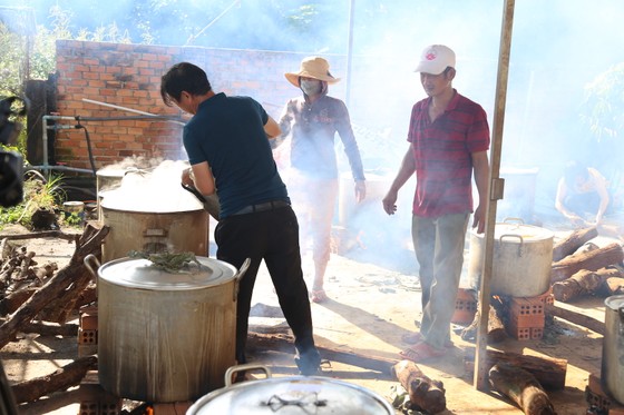 Gửi yêu thương đến miền Trung ruột thịt ảnh 6