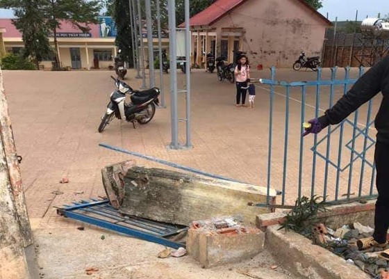 Vụ sập cổng trường ở Đắk Nông: Rà soát lại tất cả các công trình trường học ảnh 1