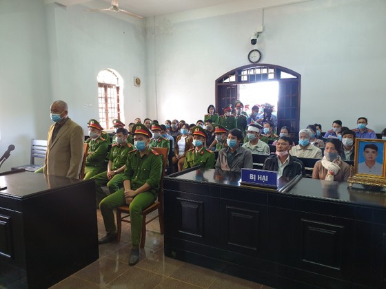 Xét xử nguyên bí thư đảng ủy xã giết em họ để tráo thân, trục lợi tiền bảo hiểm ảnh 1