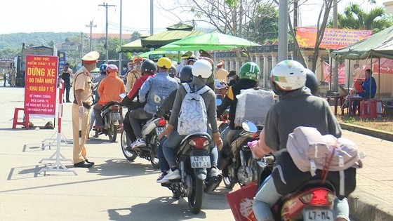Đắk Nông cách ly tại nhà với tất cả người dân đến từ TPHCM ảnh 1