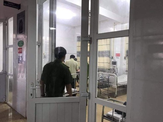 Sập tường, 4 cháu nhỏ thương vong ảnh 1