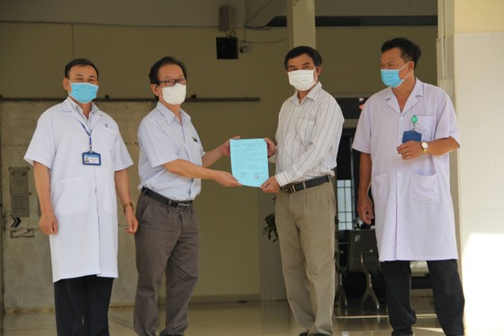 41 ngày tích cực cứu bệnh nhân Covid-19 đối mặt với cửa tử ảnh 1