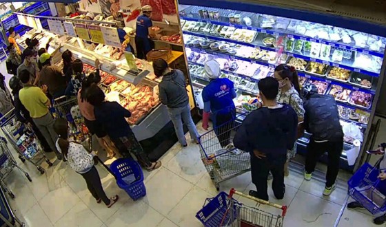 Đắk Lắk giãn cách xã hội theo Chỉ thị 15, người dân đổ xô mua hàng dự trữ ảnh 2