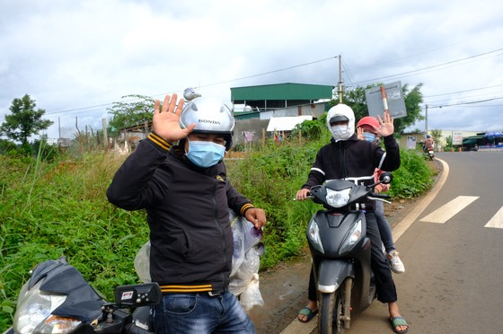 Người dân Tây Nguyên bắt đầu trở lại các tỉnh thành phía Nam mưu sinh ảnh 3